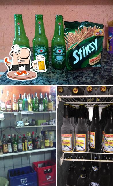 Desfute uma tulipa de cerveja leve ou escura