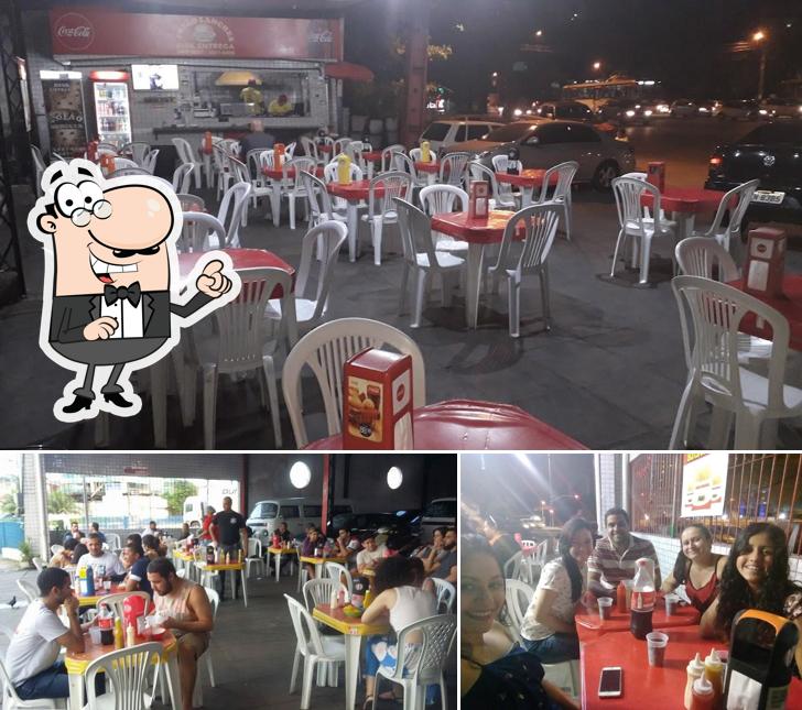 Veja imagens do interior do FOFÃO BURGUER RECIFE