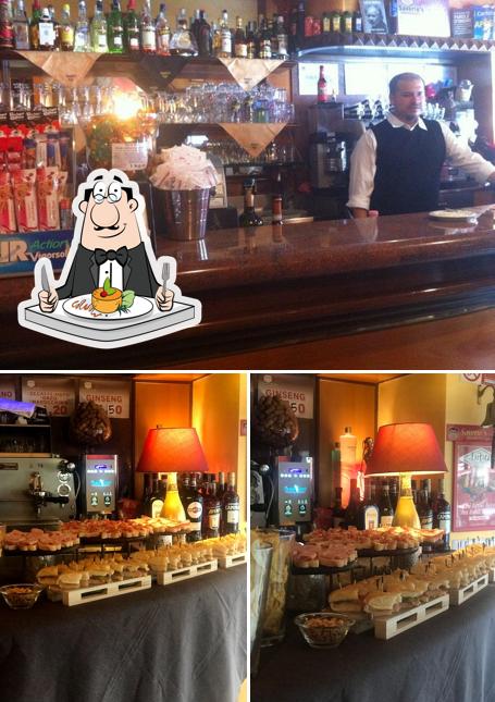 Questa è la foto che presenta la cibo e bancone da bar di Saverio's café