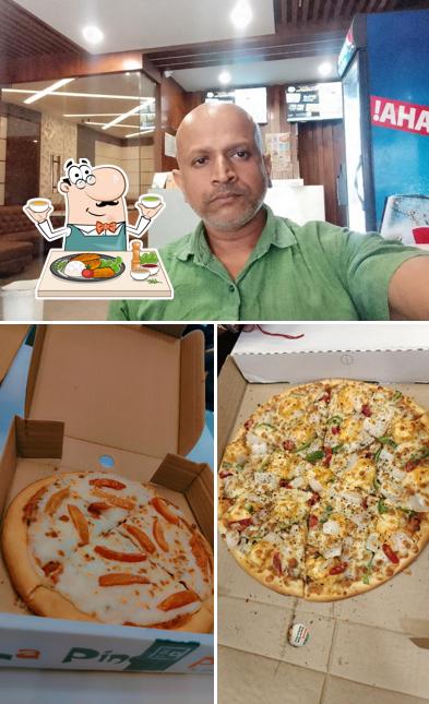 Among different things one can find food and interior at La Pino'z Pizza-Hari Bhushan Nagar, Rewa, (M.P.)