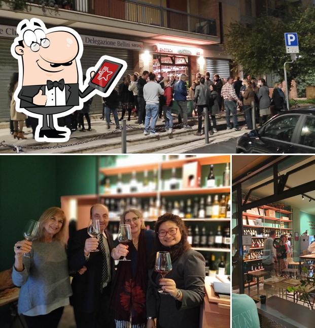 Gli esterni di Calice H (Enoteca e Wine Bar)