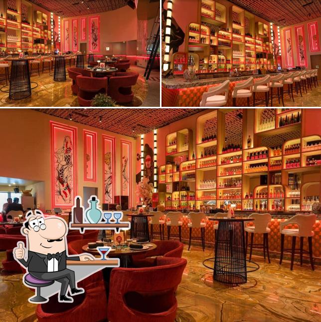The interior of Taki Taki