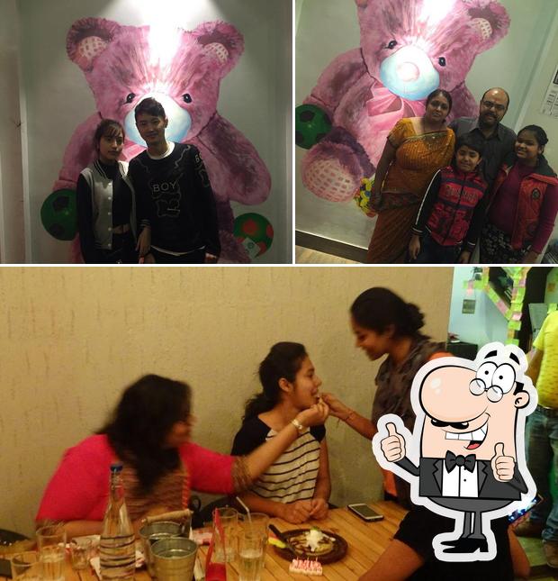 Laar Cafe image