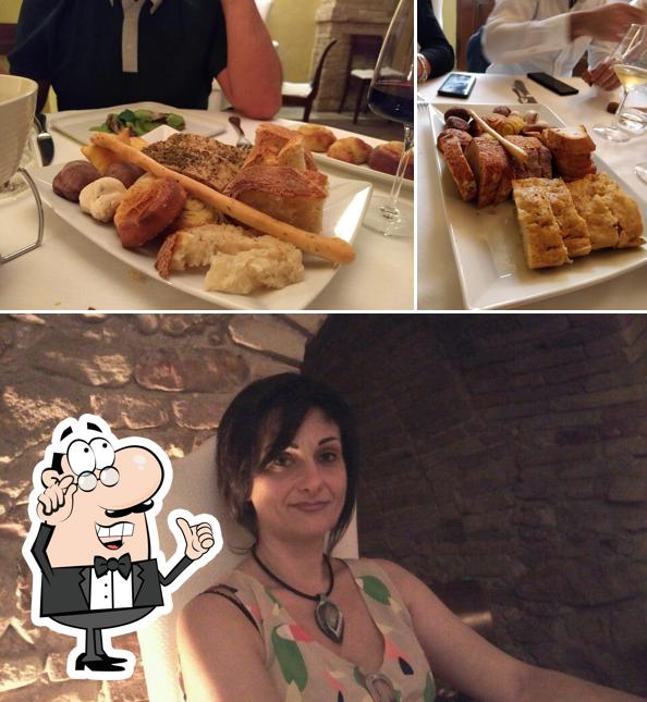 Siediti a un tavolo di Ristorante Degusteria Del Gigante Di Gaetani Sigismondo