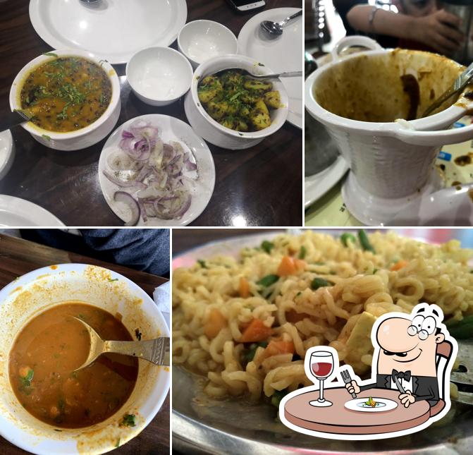 Meals at SHARMA VEGETARIAN DHABA