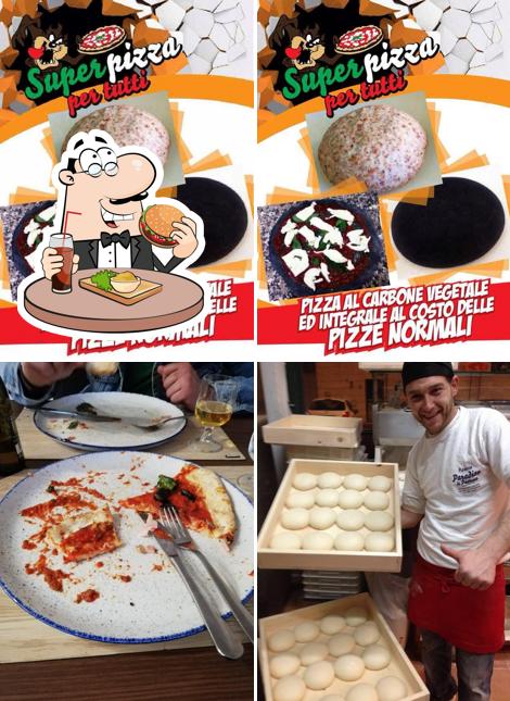 Prenditi un hamburger a Pizzeria Super Pizza Salerno