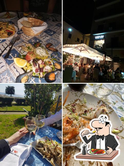 Platti al TRATTORIA - PIZZERIA L'ANTICO MOLO