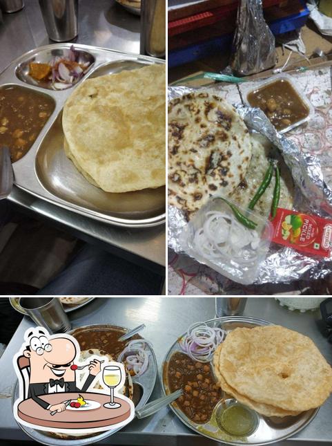 Meals at Sardar Ji Ke Mashoor Chole Bhature