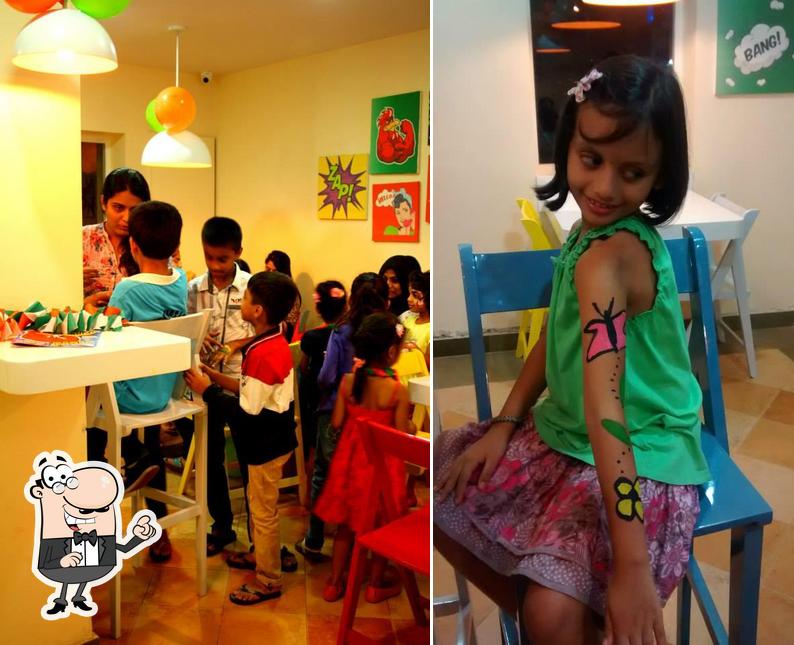 The interior of Super Frangos