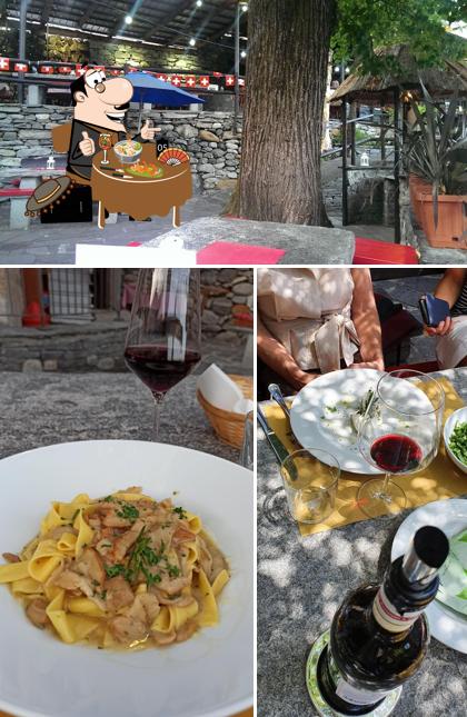 Parmi les diverses choses de la nourriture et la intérieur, une personne peut trouver sur Grotto Cavalli