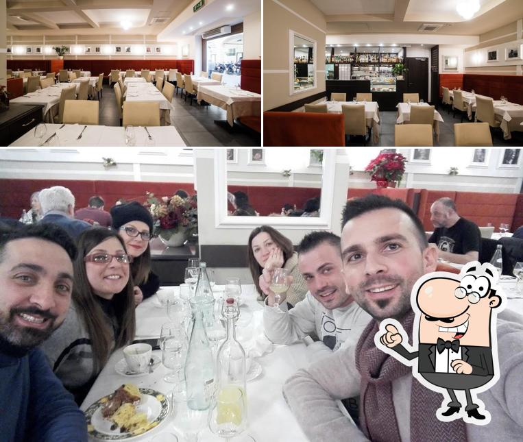 Siediti a un tavolo di Incrocio Montegrappa