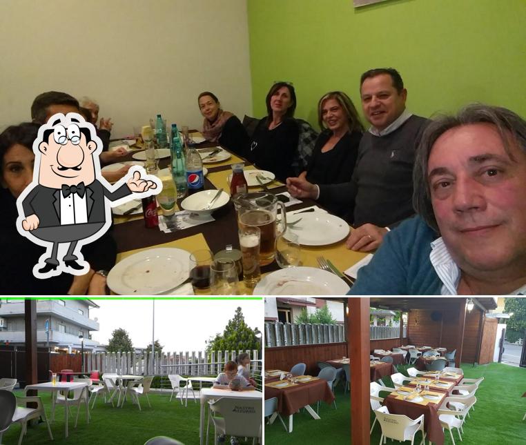Siediti a un tavolo di Gastronomia Pizzeria
