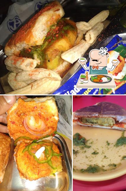 Food at Jay bhawani vada pav