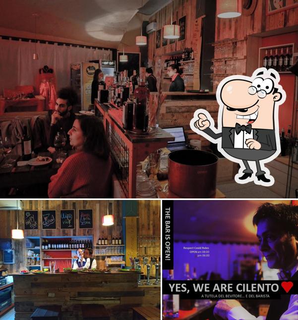 Dai un'occhiata agli interni di Negroni Therapy