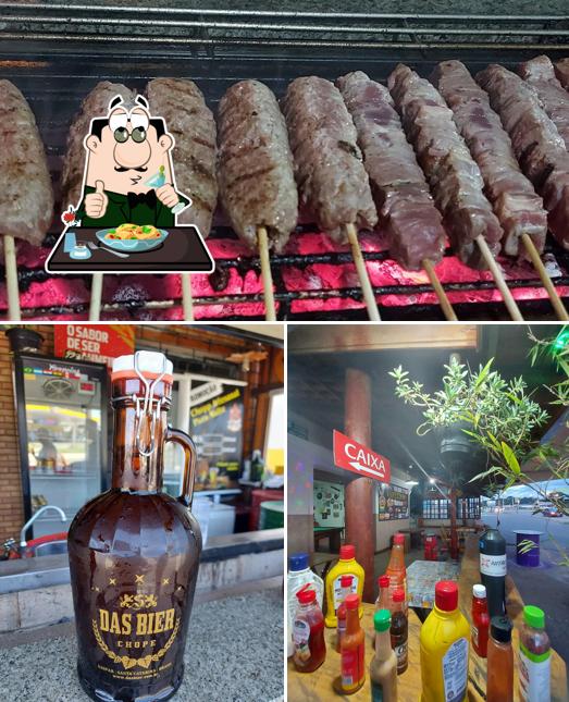 A comida e cerveja do restaurante