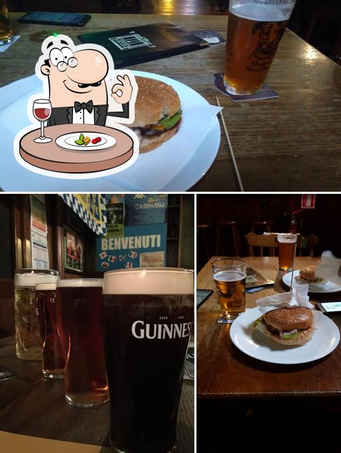La foto di cibo e birra da Camden Town