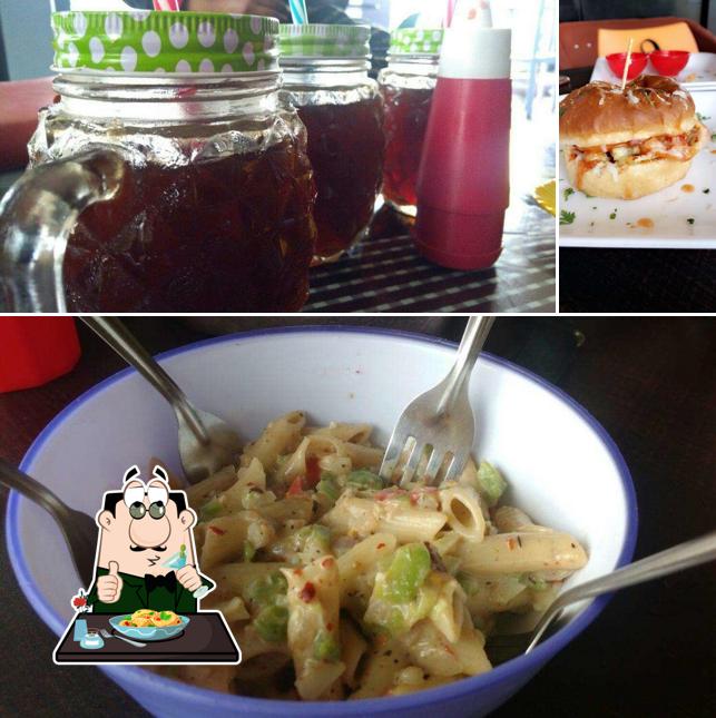 Macaroni and cheese at Cafe F.R.N.D.S
