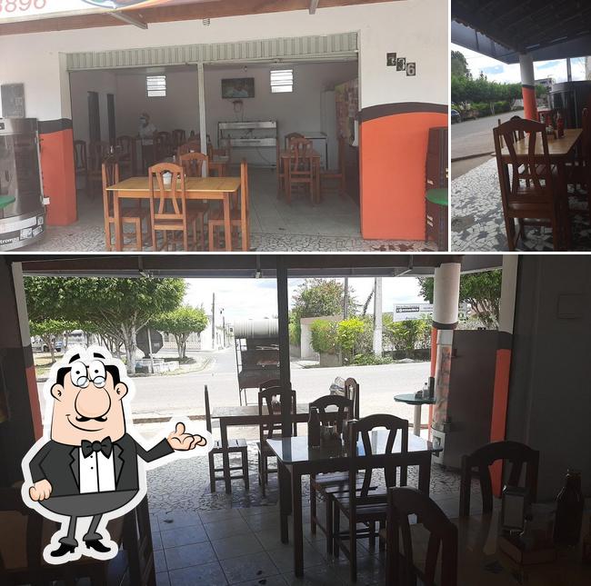 O interior do RESTAURANTE GALETO TOP