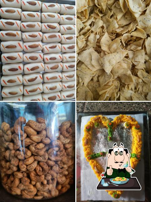 Food at New Santoshi Sweets