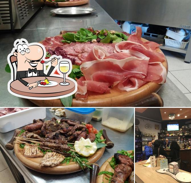 La cibo e bancone da bar del ristorante