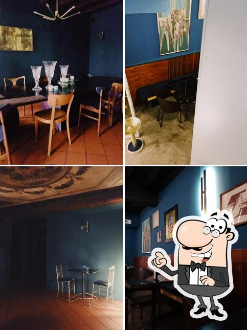Dai un'occhiata agli interni di Astor Café