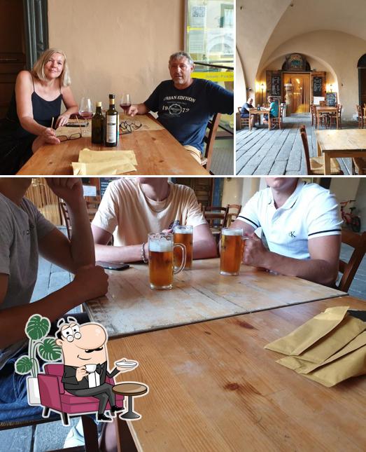 Gli interni di Bar Suttu Münte