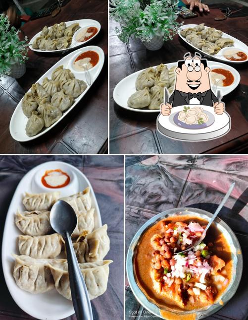 Dumplings at Kholiya Fast food