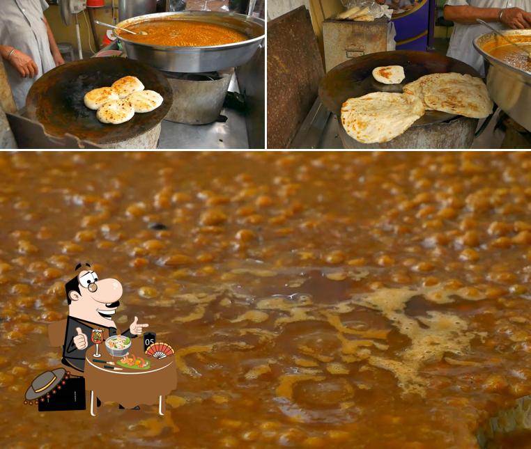 Food at Raje De Mashoor Special Kulche And Bhature