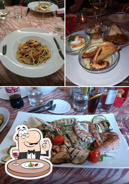 Cibo al Ristorante C'Est La Vie