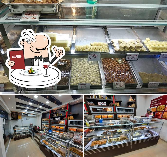 Food at Sri Annapoorani Sweets