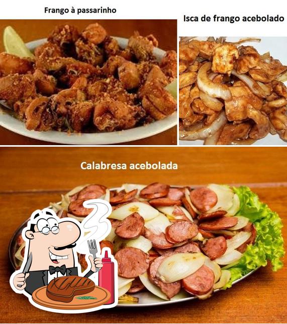 Escolha refeições de carne no Gatus Rock Bar