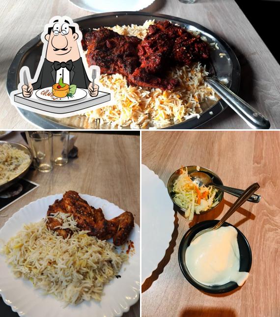 Food at Dhawq Mandi