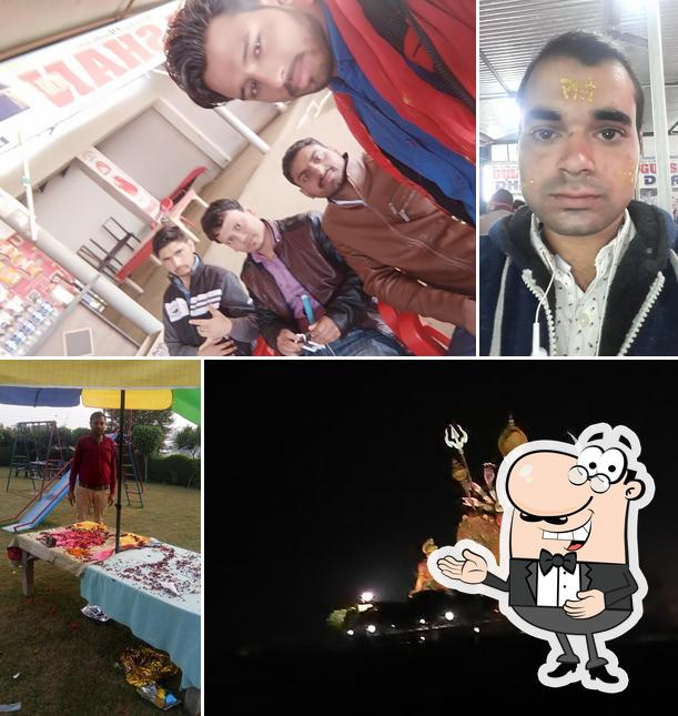 Look at this image of GAUTAM FAMILY DHABA