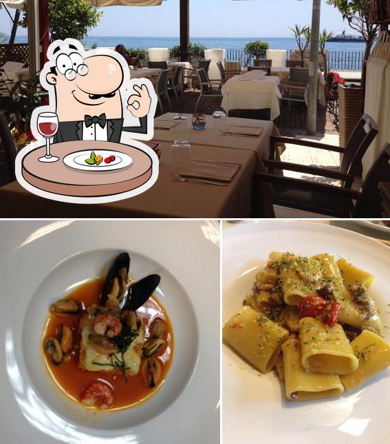 La foto di cibo e interni da Ristorante Neusi