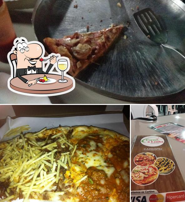 Comida em Pizzaria Forno a Lenha