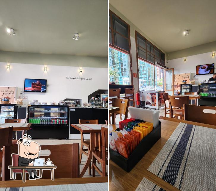 Veja imagens do interior do Empório Jazz Café