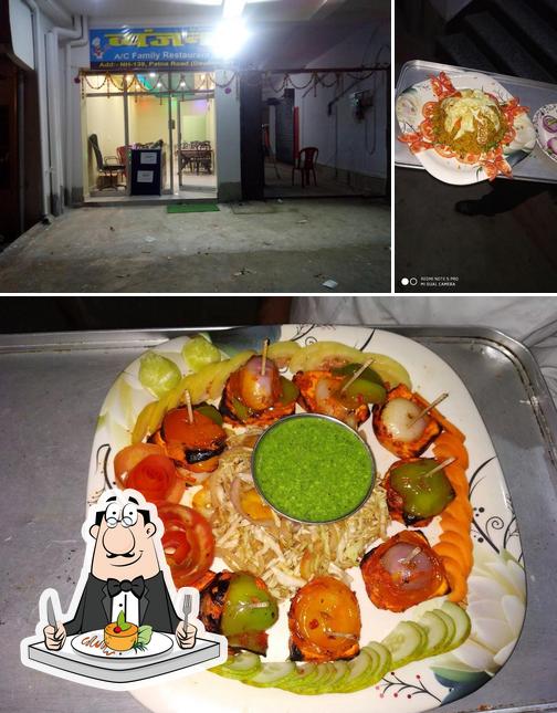 The picture of व्यंजन The Real Taste......’s food and interior