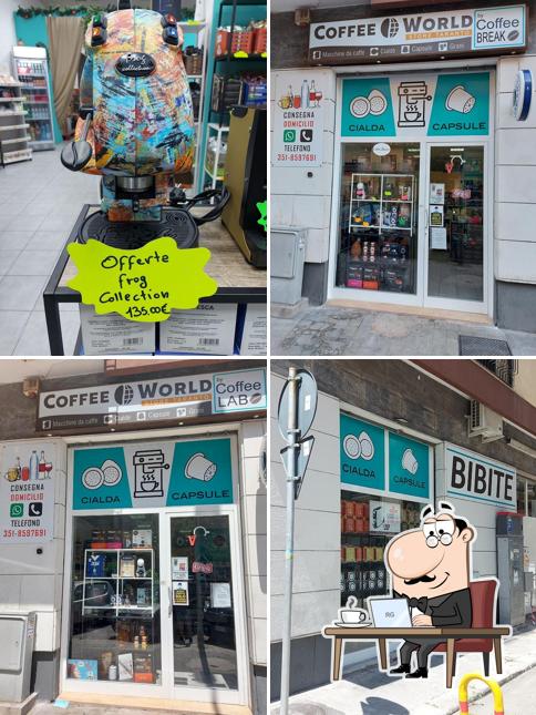 Gli interni di Coffee World By Coffee Breack Caffe’ in Cialde e Capsule Bibite