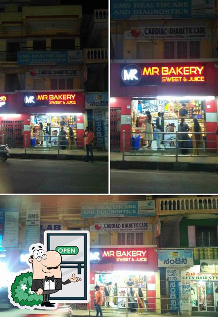 Check out how M R bakery, sweet and juice looks outside