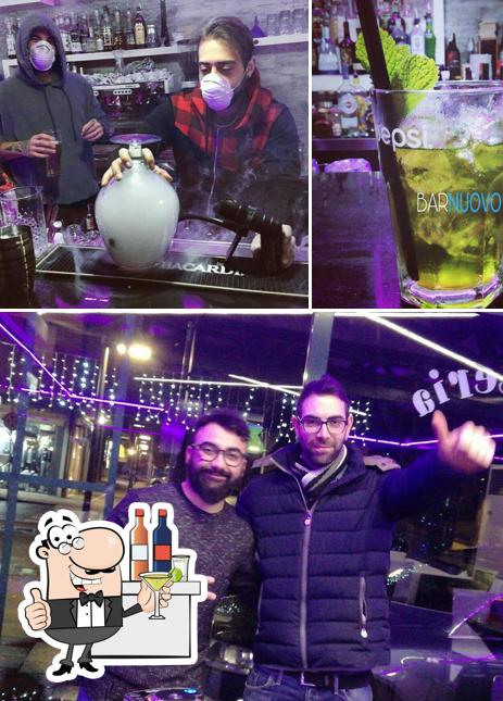 Tra le diverse cose da Bar Nuovo si possono trovare la bancone da bar e birra