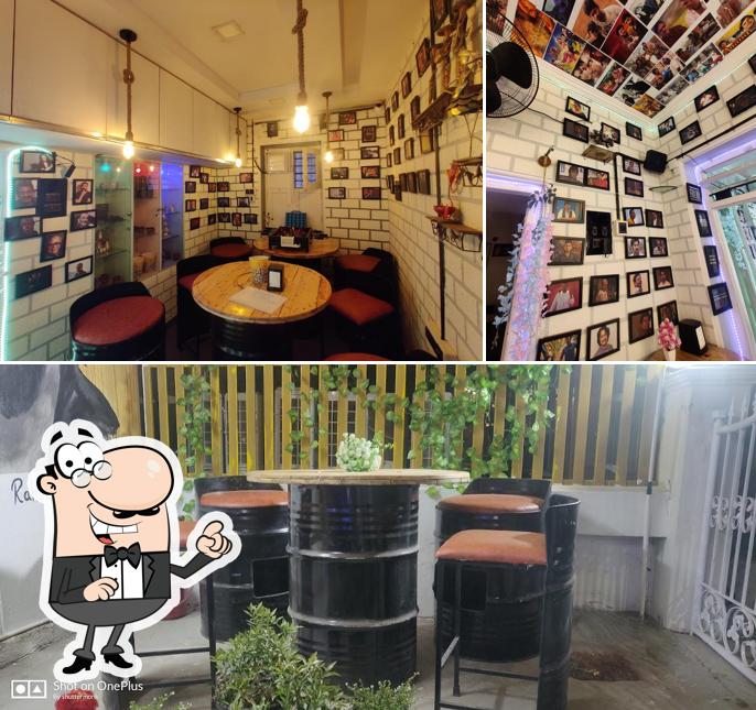 The interior of Kahanicafe