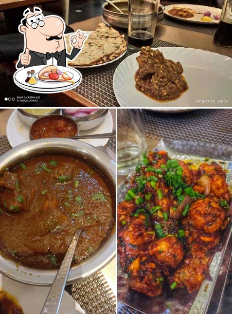 Pick pizza at Sanjha Chullah Restaurant