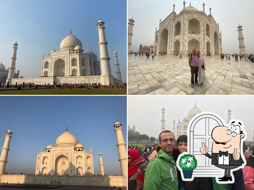 The outside area is an important feature of Tajmahal