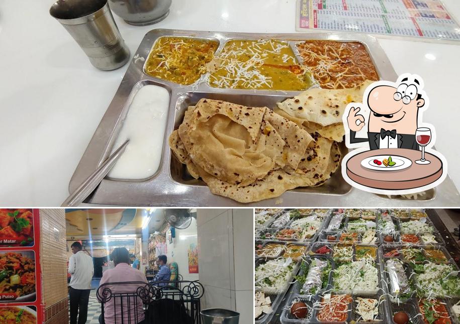 Food at Hotel Gayatri Bhavan ( Paras Pan)