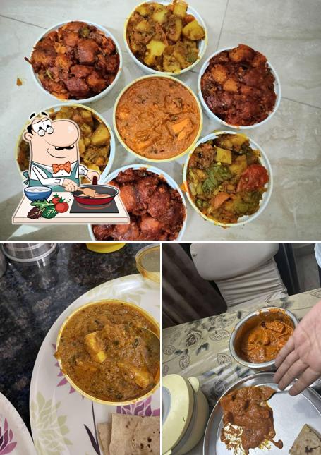 Chicken curry at Punjabi Paratha House