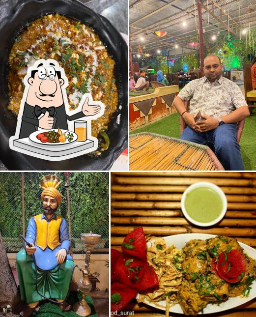 Food at Pind Lahori Yaaro Daa Pind