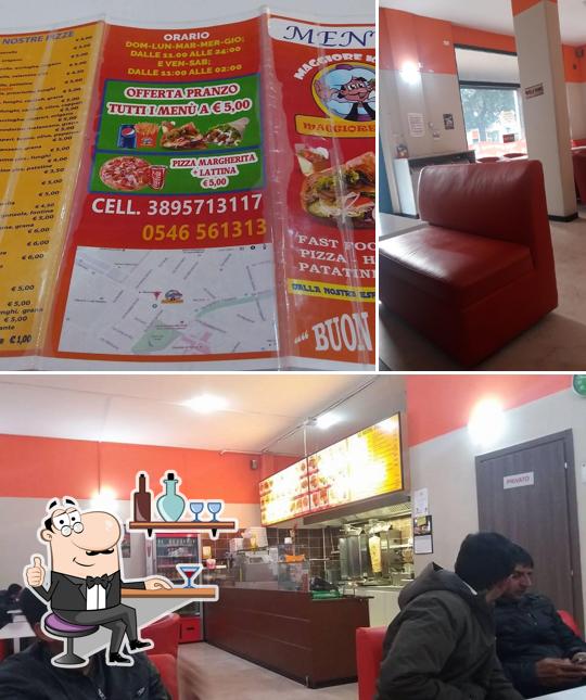 Siediti a un tavolo di Maggiore Kebab