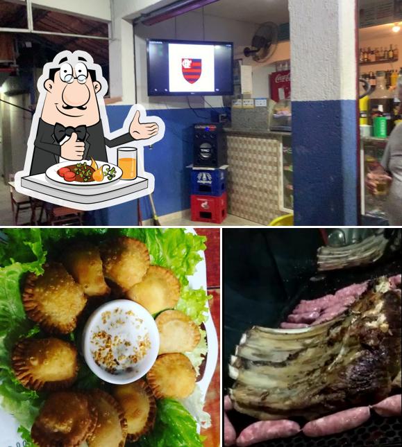 A comida e bebida do restaurante