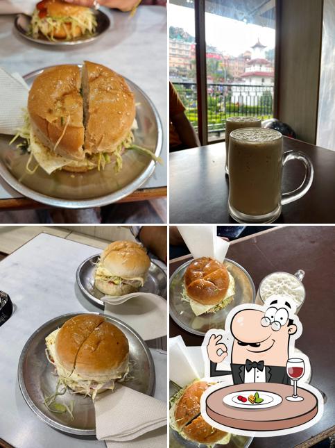 Pulled pork sandwich at Saini Burger