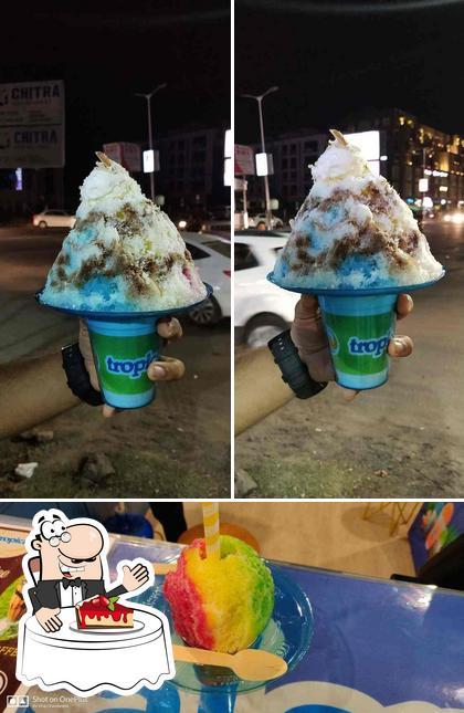 TROPICAL SNO provides a variety of sweet dishes
